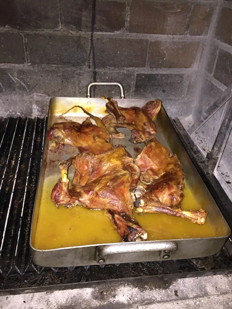 Cabrito al horno de leña