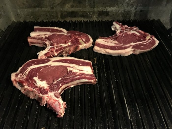 Chuletillas en la parrilla